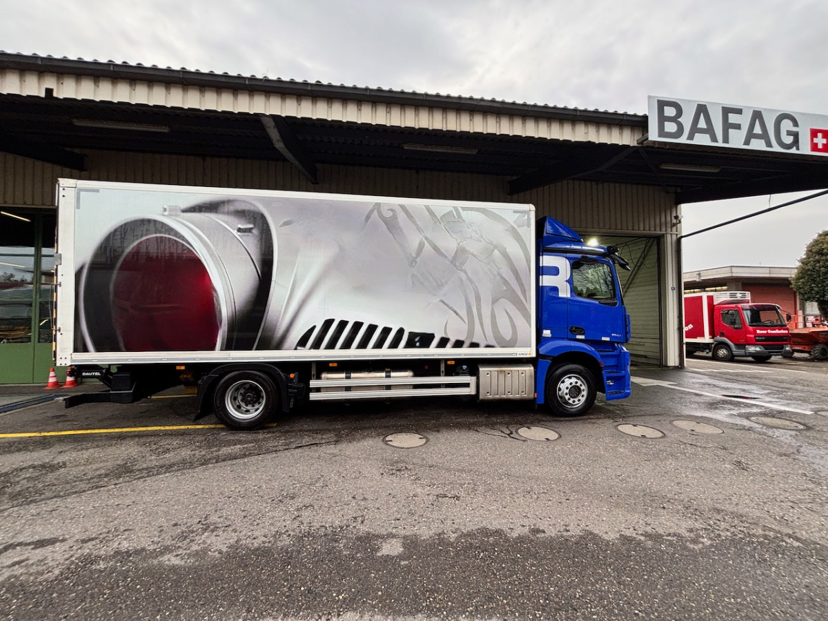 MERCEDES Actros 1843 - Box truck: picture 2 MERCEDES Actros 1843 - Box truck: picture 2