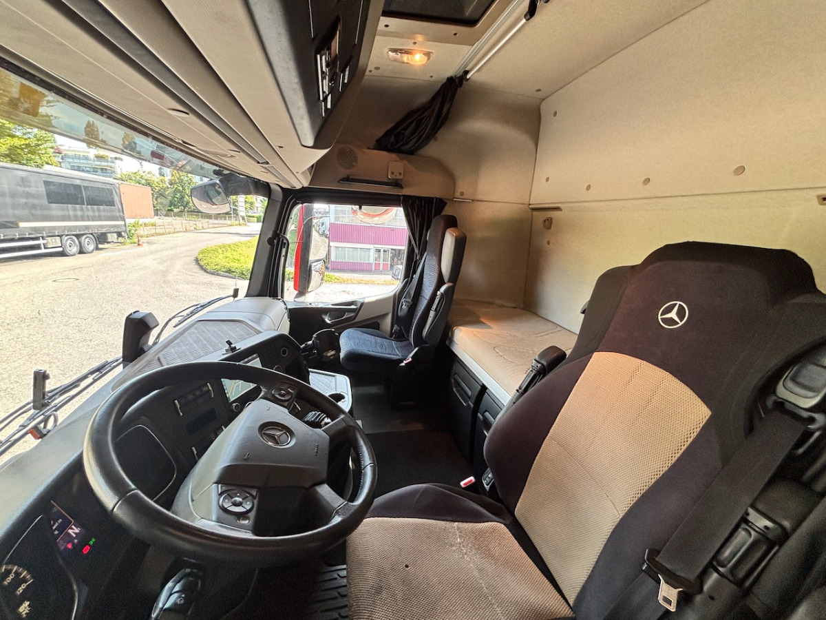 MERCEDES Actros 1848 - Box truck: picture 4 MERCEDES Actros 1848 - Box truck: picture 4