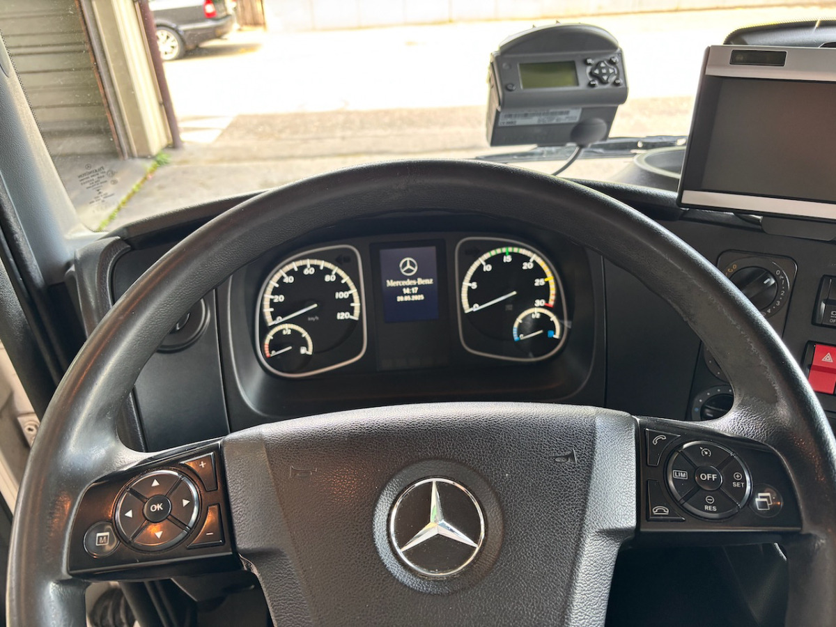 MERCEDES Atego 1530 - Box truck: picture 5 MERCEDES Atego 1530 - Box truck: picture 5