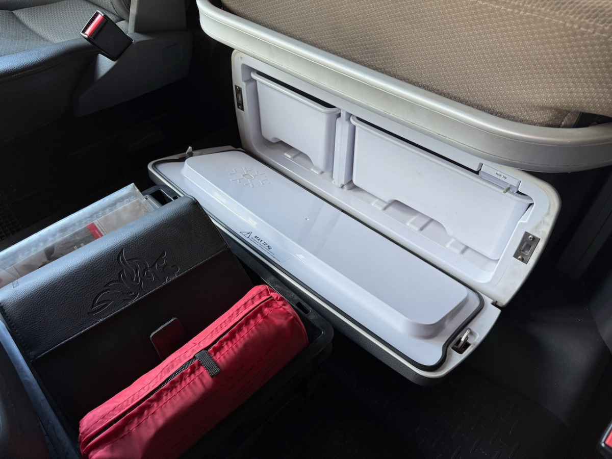 SCANIA R490 8x4 - Hook lift truck: picture 4 SCANIA R490 8x4 - Hook lift truck: picture 4