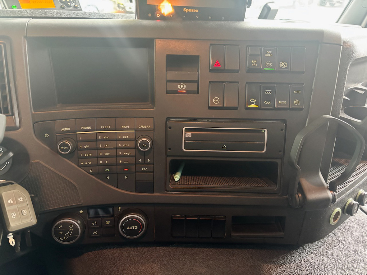 Tipper VOLVO FMX-540 10x4R: picture 10