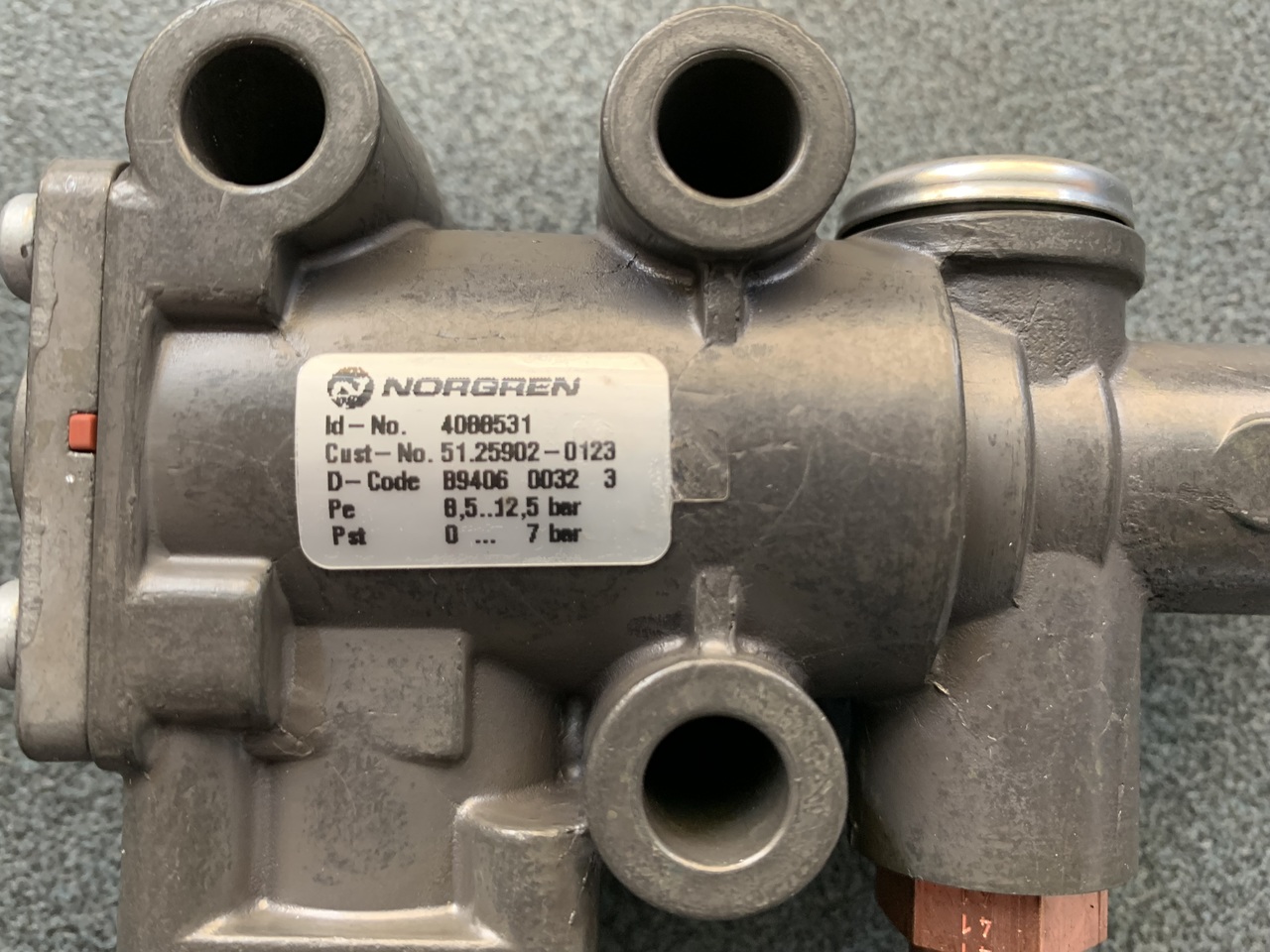 EXHAUST GAS RECIRCULATION CONTROL VALVE MAN TGA - Brake valve for Truck: picture 2 EXHAUST GAS RECIRCULATION CONTROL VALVE MAN TGA - Brake valve for Truck: picture 2