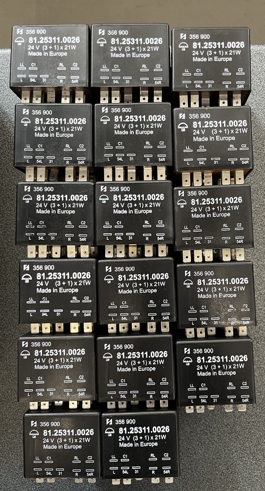 FLASHING-WIPING PULSE UNIT MAN F90,F2000 - Electrical system for Truck: picture 4 FLASHING-WIPING PULSE UNIT MAN F90,F2000 - Electrical system for Truck: picture 4