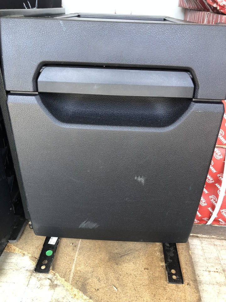 REFRIGERATOR BOX ACTROS MP4 - Universal part for Truck: picture 4 REFRIGERATOR BOX ACTROS MP4 - Universal part for Truck: picture 4