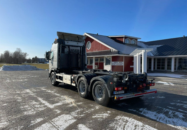 Volvo FM460 6X4 KOUKKUAUTO - Hook lift truck: picture 2 Volvo FM460 6X4 KOUKKUAUTO - Hook lift truck: picture 2