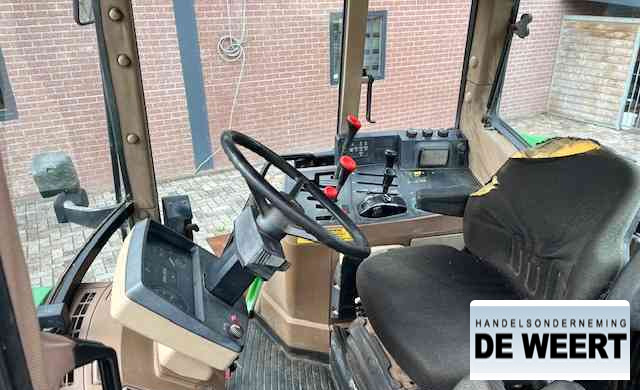 John Deere 6100 - Farm tractor: picture 5 John Deere 6100 - Farm tractor: picture 5
