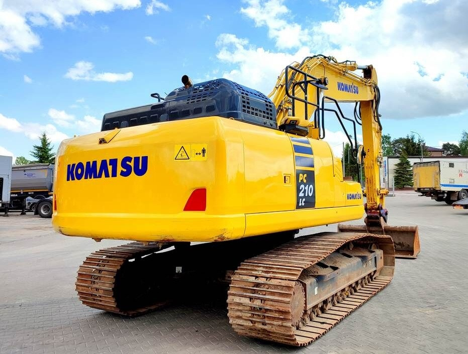 Komatsu PC210LC-11 - Crawler excavator: picture 5 Komatsu PC210LC-11 - Crawler excavator: picture 5