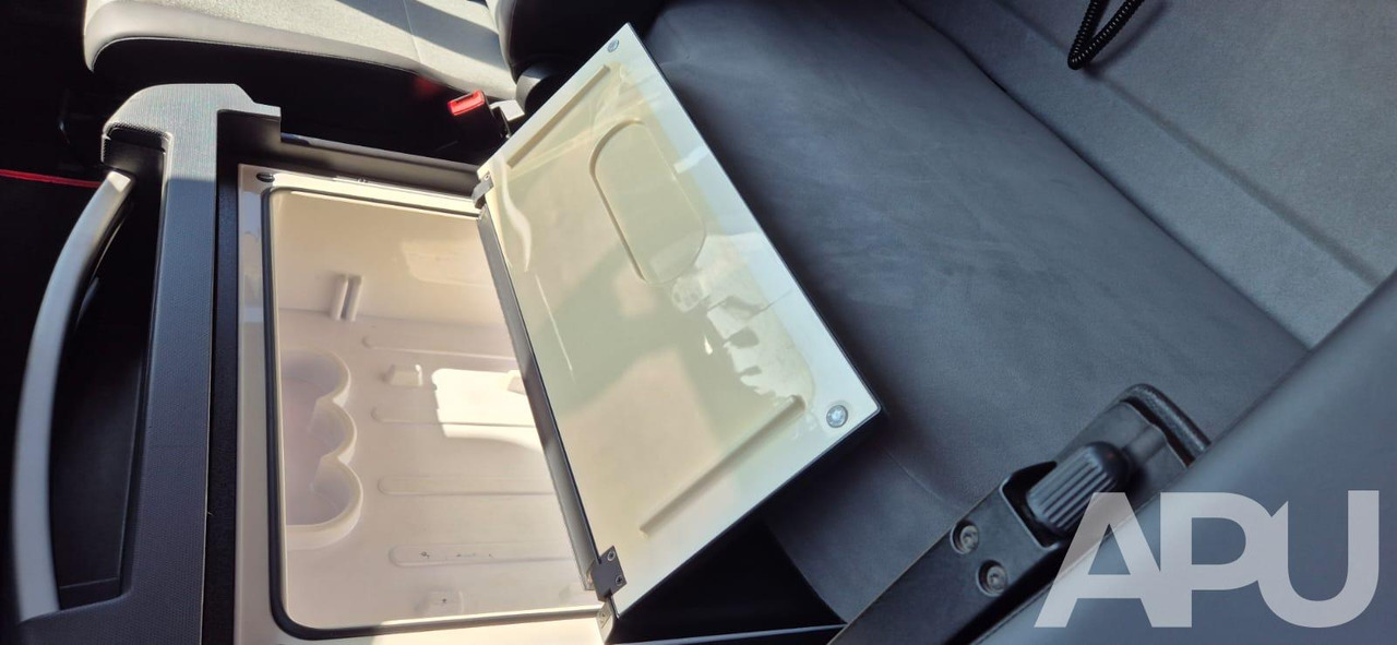 Tractor unit Renault T480: picture 17 Tractor unit Renault T480: picture 17