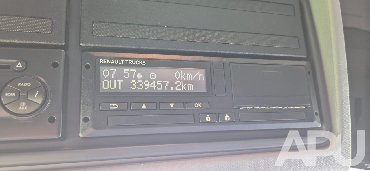 Tractor unit Renault T480: picture 7 Tractor unit Renault T480: picture 7