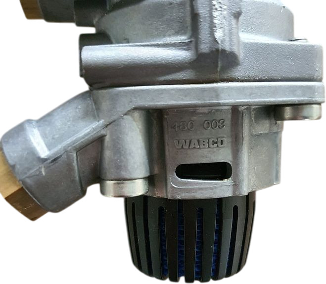 DAF VOETREMWENTIEL | 2136030 - Brake valve for Truck: picture 3 DAF VOETREMWENTIEL | 2136030 - Brake valve for Truck: picture 3
