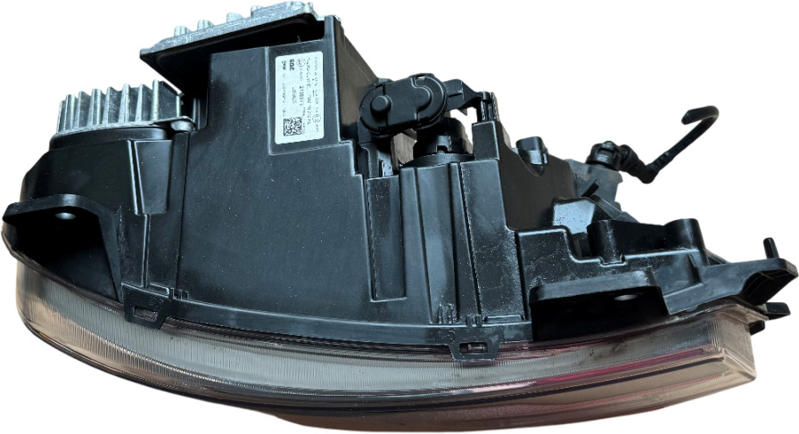 DAF XD XF XG LED KOPLAMP RRV RECHTS GEBRUIKT 2188971U - Headlight for Truck: picture 2 DAF XD XF XG LED KOPLAMP RRV RECHTS GEBRUIKT 2188971U - Headlight for Truck: picture 2