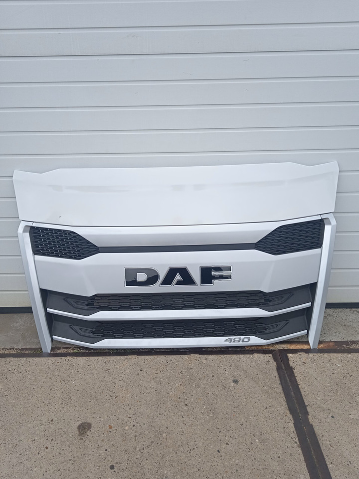 DAF XG, XG+, COMPLETE BOVEN GRILLE | GEBRUIKT | 000238 - Grill for Truck: picture 1 DAF XG, XG+, COMPLETE BOVEN GRILLE | GEBRUIKT | 000238 - Grill for Truck: picture 1