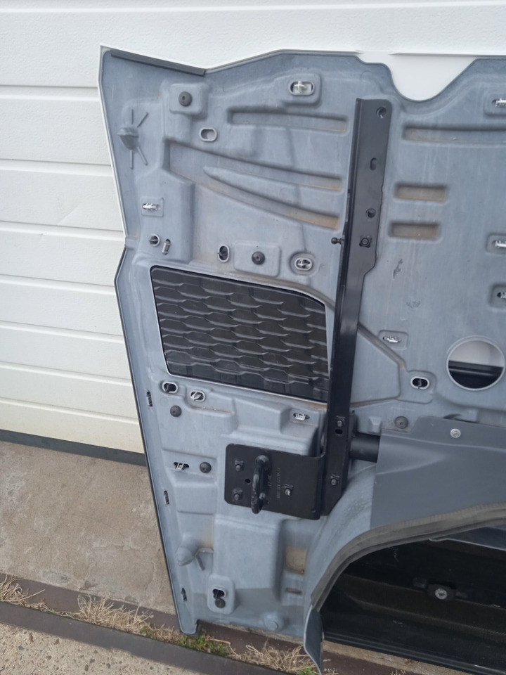 DAF XG, XG+, COMPLETE BOVEN GRILLE | GEBRUIKT | 000238 - Grill for Truck: picture 5 DAF XG, XG+, COMPLETE BOVEN GRILLE | GEBRUIKT | 000238 - Grill for Truck: picture 5