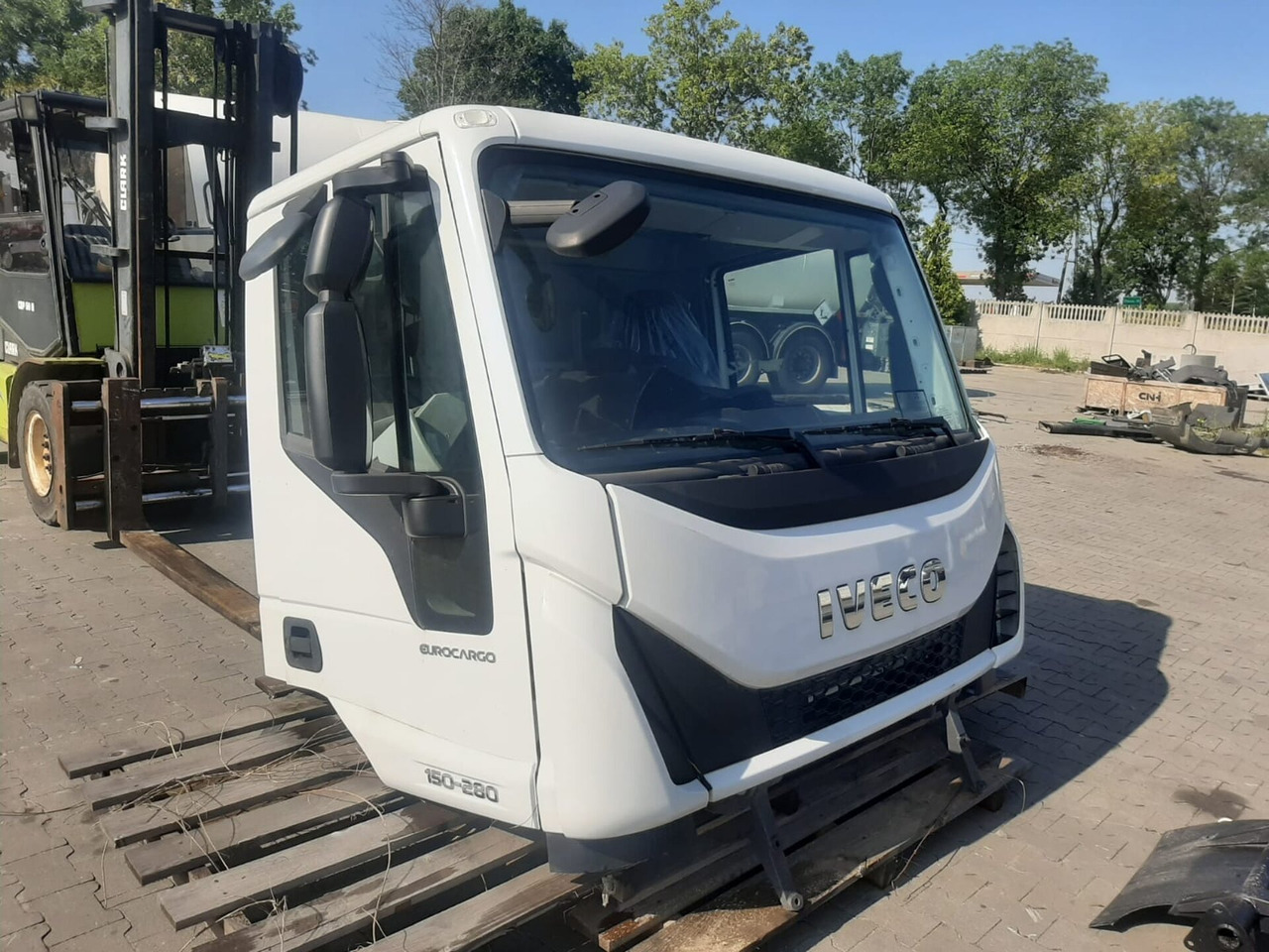 IVECO EUROCARGO 150-280 EURO 5-6 CABINE 4X4 NIEUW HANDMATIG 000135 - Cab for Truck: picture 1 IVECO EUROCARGO 150-280 EURO 5-6 CABINE 4X4 NIEUW HANDMATIG 000135 - Cab for Truck: picture 1