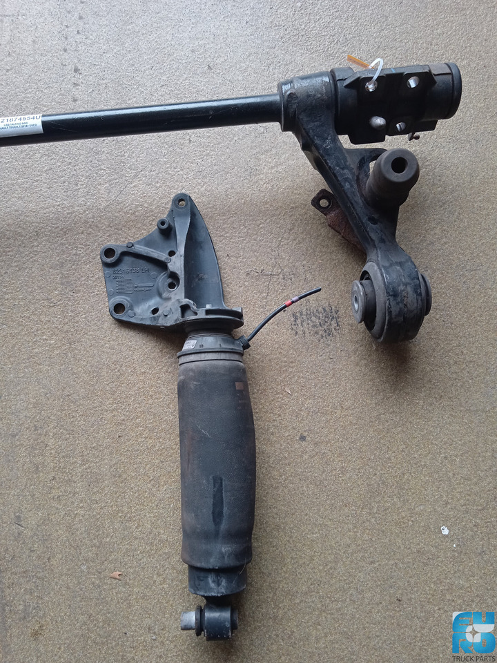 RENAULT TRUCK T CABINE STABILISATOR >2014 GEBRUIKT 7421874554U - Anti-roll bar for Truck: picture 2 RENAULT TRUCK T CABINE STABILISATOR >2014 GEBRUIKT 7421874554U - Anti-roll bar for Truck: picture 2