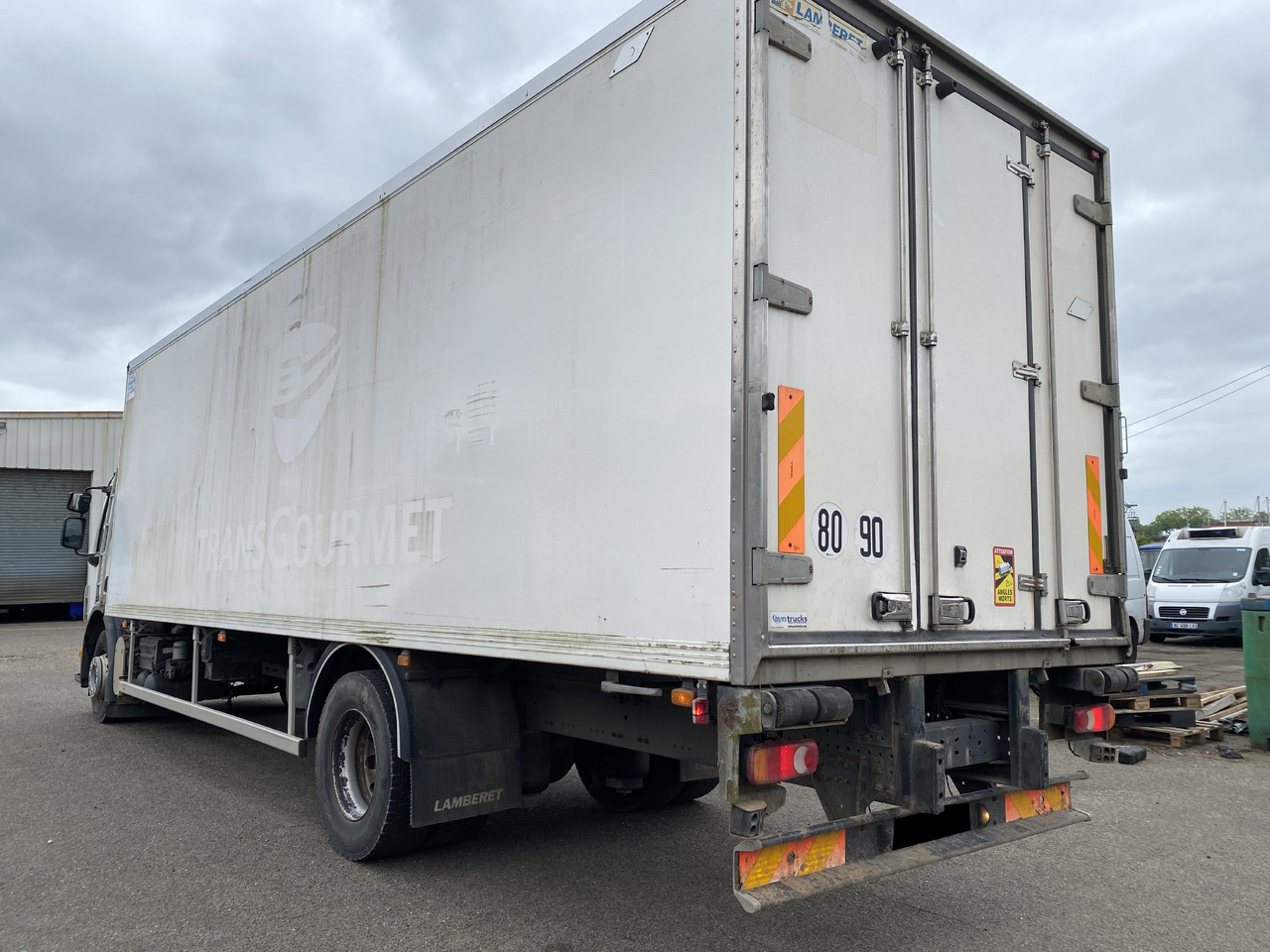 VOLVO FE - Refrigerator truck: picture 3 VOLVO FE - Refrigerator truck: picture 3