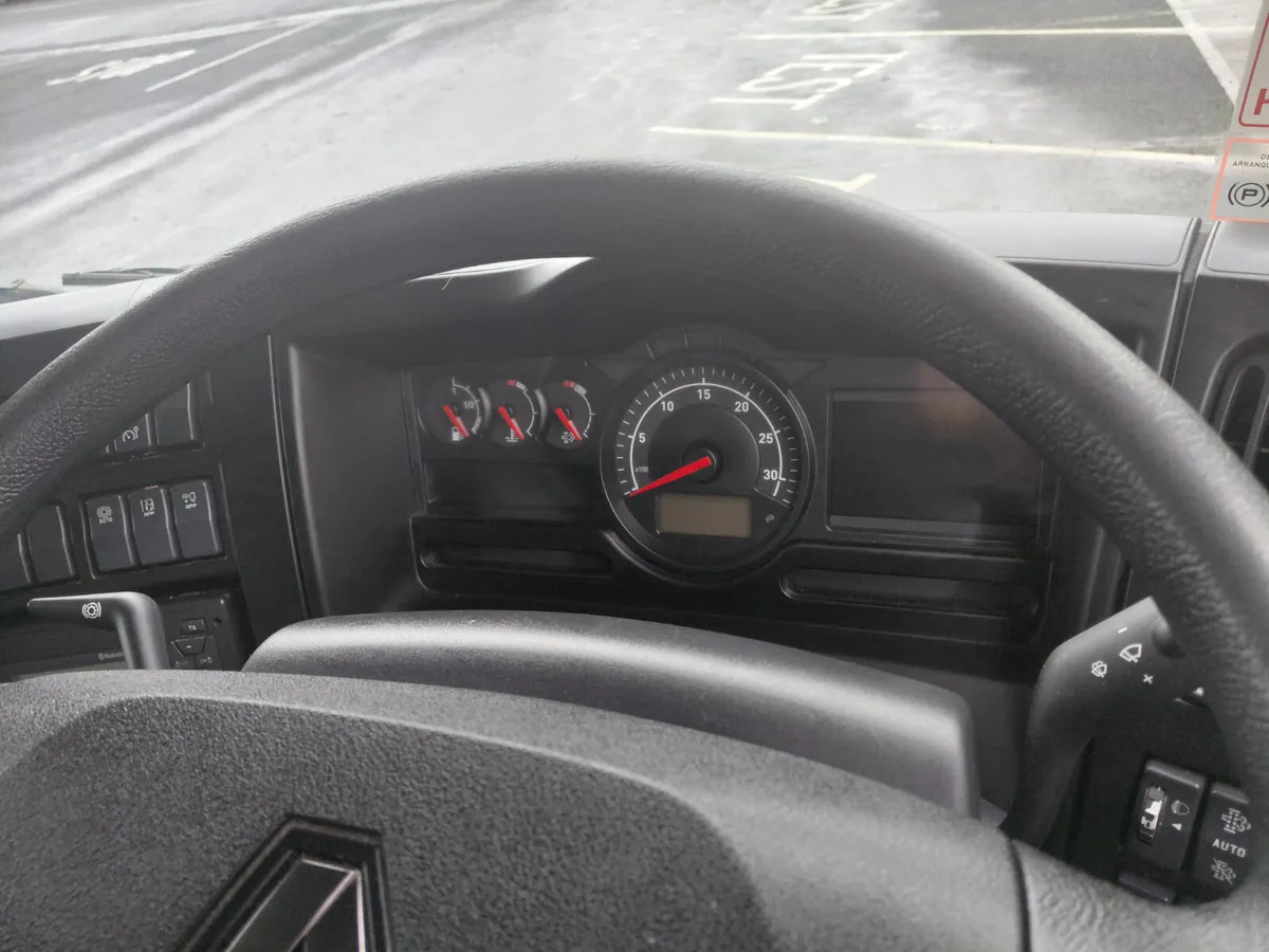 2019 Renault D 12T - Box truck: picture 2 2019 Renault D 12T - Box truck: picture 2