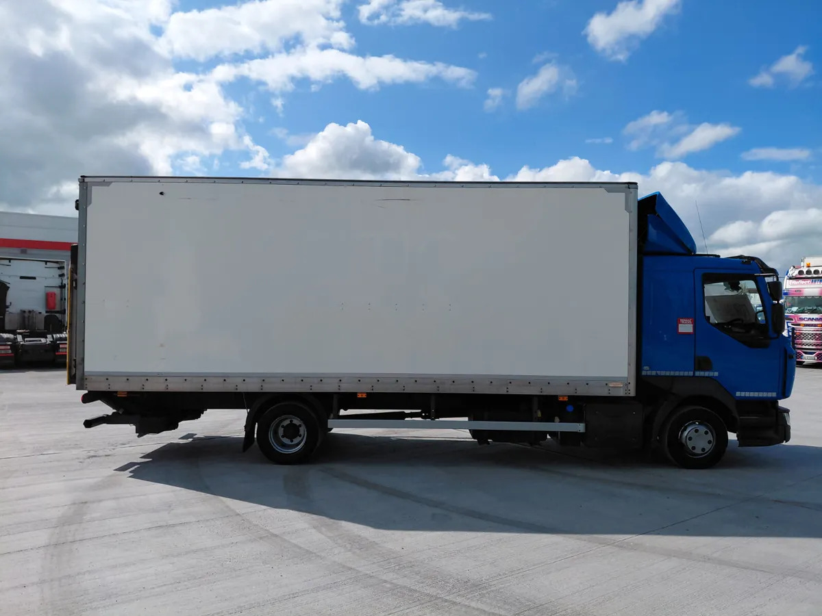 2019 Renault D 12T - Box truck: picture 2 2019 Renault D 12T - Box truck: picture 2