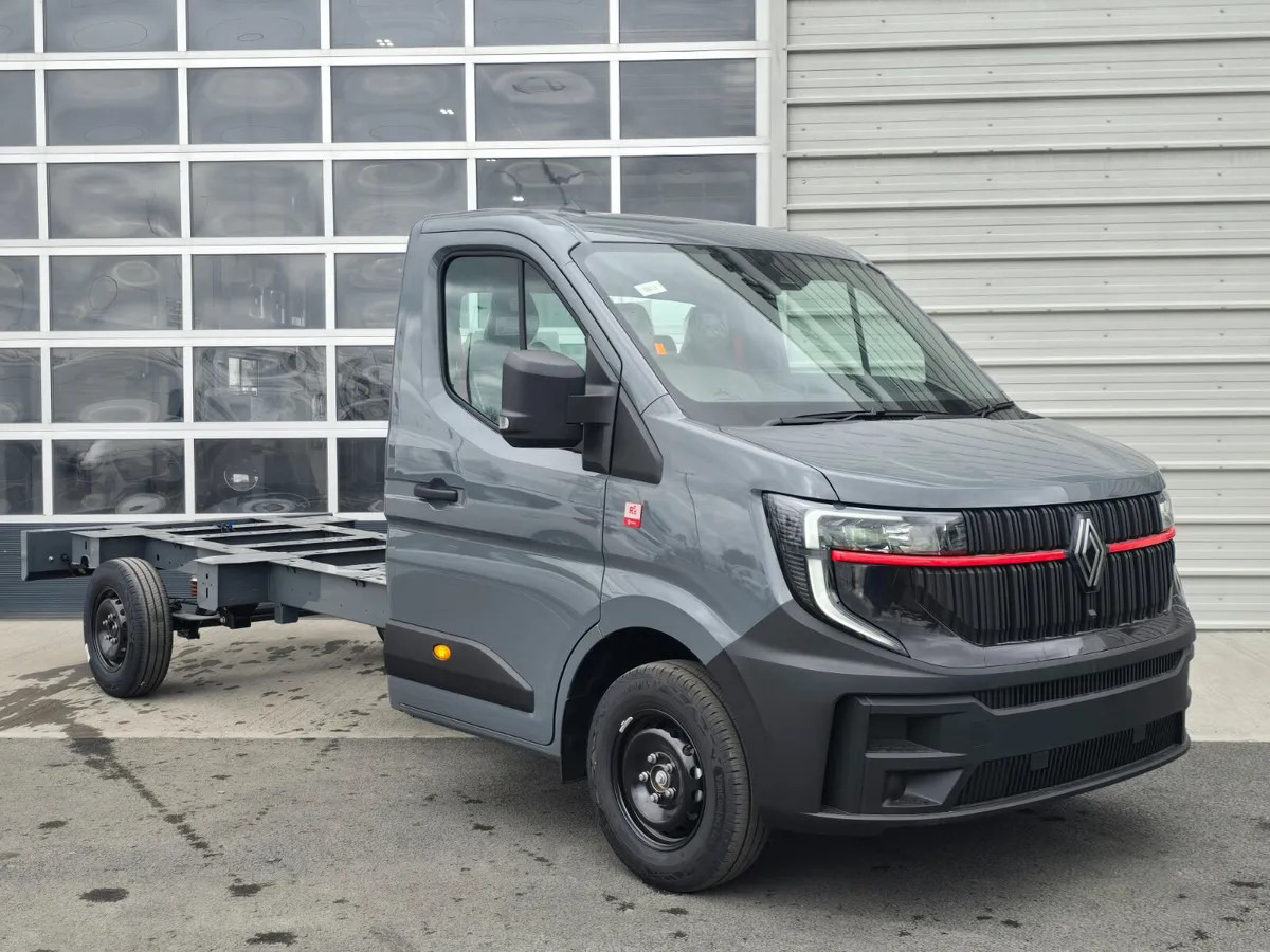 2025 Renault Master Chassis and Cab 170BHP - Cab chassis truck: picture 1 2025 Renault Master Chassis and Cab 170BHP - Cab chassis truck: picture 1
