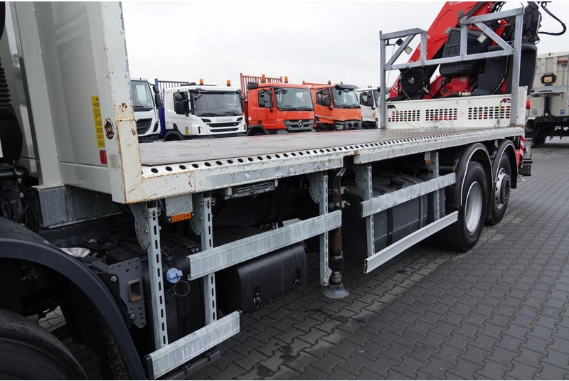 Dropside/ Flatbed truck, Crane truck DAF CF 450: picture 11