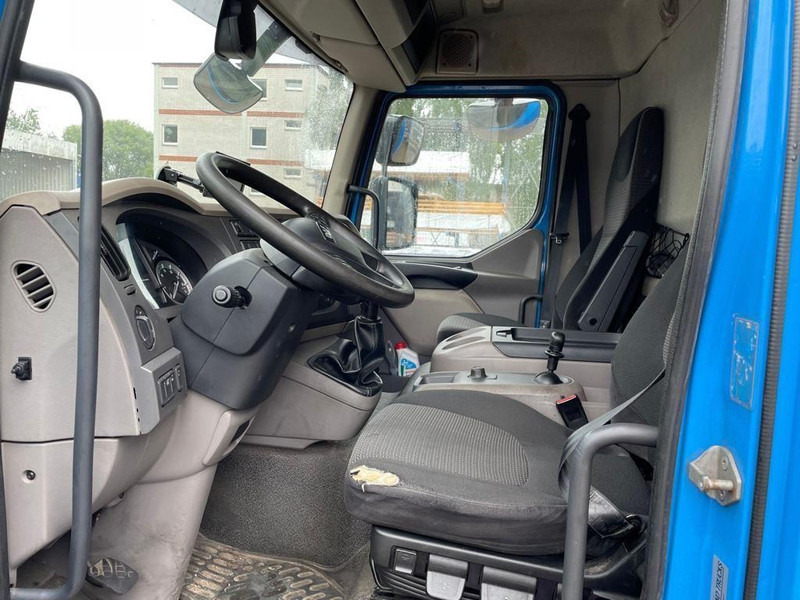 DAF LF210 FA - Box truck: picture 2 DAF LF210 FA - Box truck: picture 2