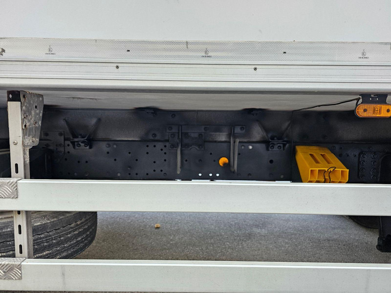 Refrigerator truck Iveco 160E28 Frigo Carrier Supra 1150MT + Tail lift: picture 8