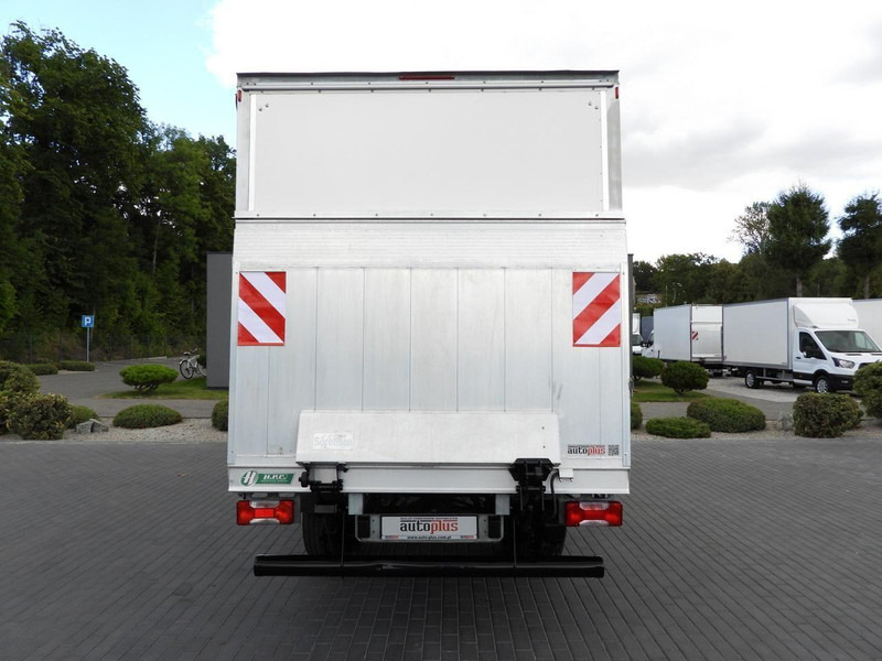 Box van Iveco DAILY 35C16 KONTENER WINDA 8 PALET TEMPOMAT BLIŹNIACZE KOŁA KLIM: picture 11 Box van Iveco DAILY 35C16 KONTENER WINDA 8 PALET TEMPOMAT BLIŹNIACZE KOŁA KLIM: picture 11