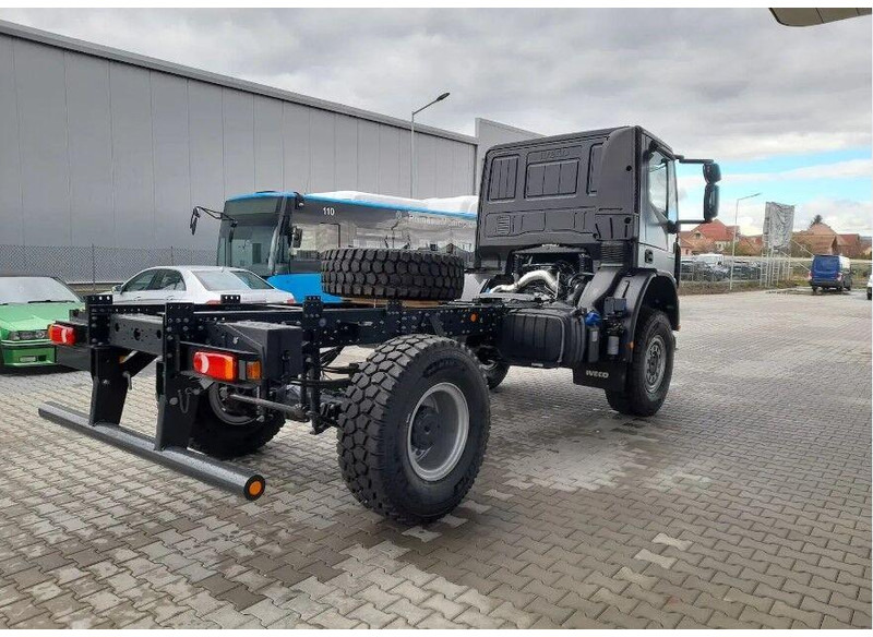 Iveco EuroCargo ML150E28WS - Cab chassis truck: picture 5 Iveco EuroCargo ML150E28WS - Cab chassis truck: picture 5