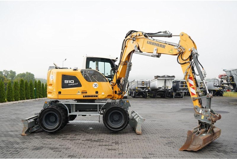 Liebherr 910 COMPACT LITRONIC  / KOPARKA KOŁOWA / KLIMATYZACJA / KAMERA - Wheel excavator: picture 5 Liebherr 910 COMPACT LITRONIC  / KOPARKA KOŁOWA / KLIMATYZACJA / KAMERA - Wheel excavator: picture 5