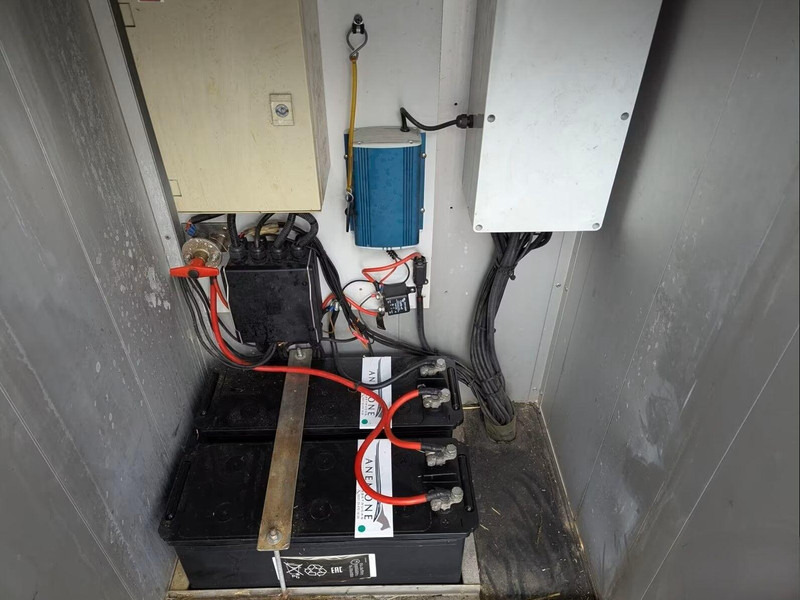 Horse truck MAN TGL 12.180 - Doka Horse transporter: picture 13