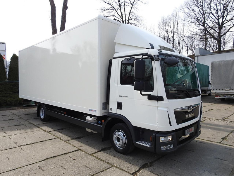 MAN TGL 8.18 KONTENER 16 PALET TEMPOMAT BLIŹNIACZE KOŁA 180KM [ 36 - Box truck: picture 4 MAN TGL 8.18 KONTENER 16 PALET TEMPOMAT BLIŹNIACZE KOŁA 180KM [ 36 - Box truck: picture 4
