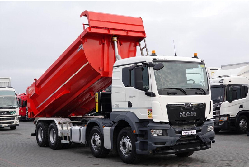 MAN TGS 35.430 / 8X4 / WYWROTKA TYLNOZSYPOWA / HYDROKLAPA / OPONY 10 - Tipper: picture 4 MAN TGS 35.430 / 8X4 / WYWROTKA TYLNOZSYPOWA / HYDROKLAPA / OPONY 10 - Tipper: picture 4