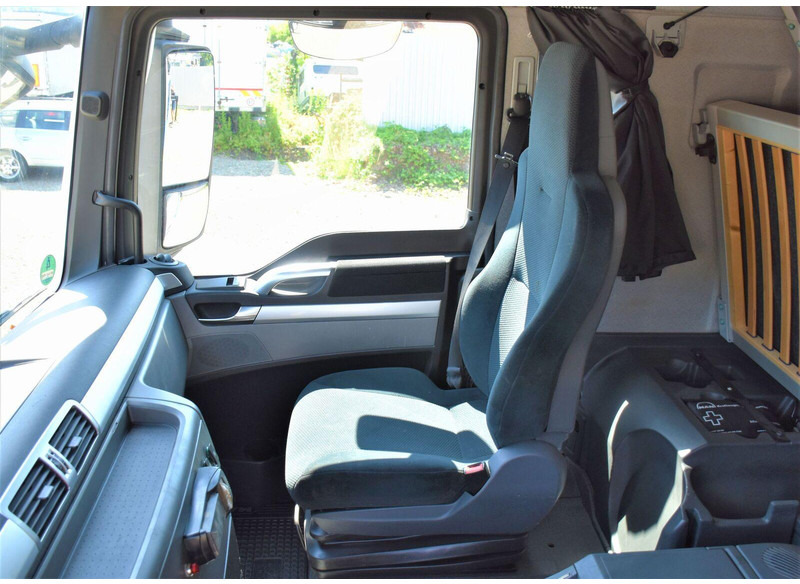 Dropside/ Flatbed truck, Crane truck MAN TGX 26.440: picture 10