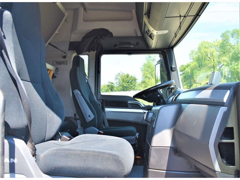 Dropside/ Flatbed truck, Crane truck MAN TGX 26.440: picture 11