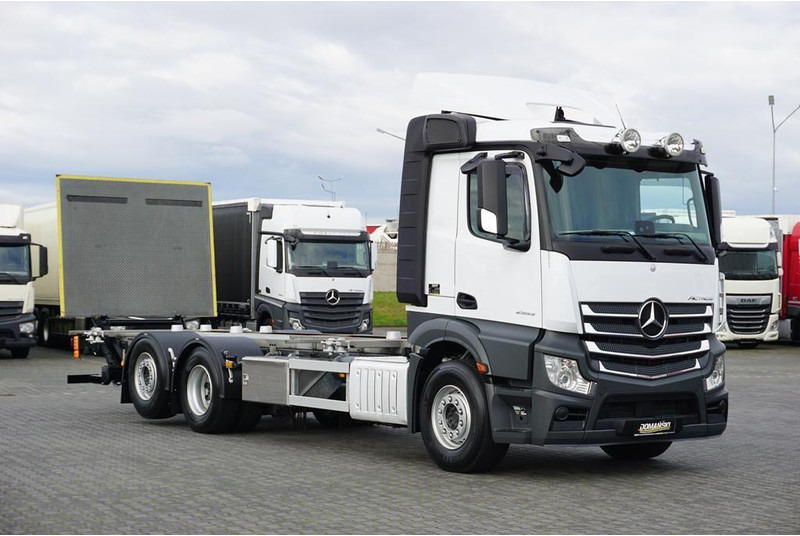 Mercedes-Benz ACTROS / 2553 / ACC / E 6 / BDF + WINDA / 7.15 , 7.45, 7.82 M / - Cab chassis truck: picture 1 Mercedes-Benz ACTROS / 2553 / ACC / E 6 / BDF + WINDA / 7.15 , 7.45, 7.82 M / - Cab chassis truck: picture 1