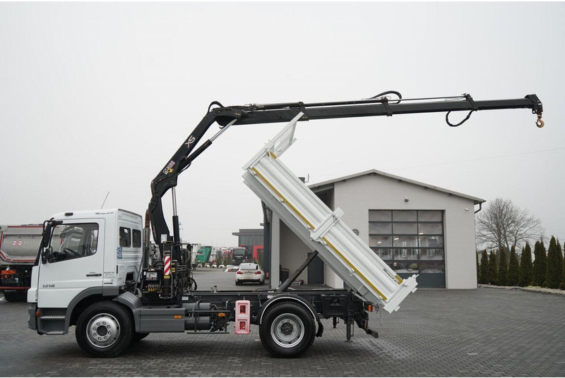 Mercedes-Benz ATEGO 1218 / 4x2 / WYWROTKA + HDS HIAB 0088 BS-3 / PILOT /MANU - Tipper, Crane truck: picture 2 Mercedes-Benz ATEGO 1218 / 4x2 / WYWROTKA + HDS HIAB 0088 BS-3 / PILOT /MANU - Tipper, Crane truck: picture 2