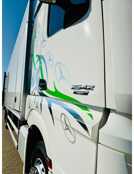 Refrigerator truck Mercedes-Benz Actros 2542: picture 19