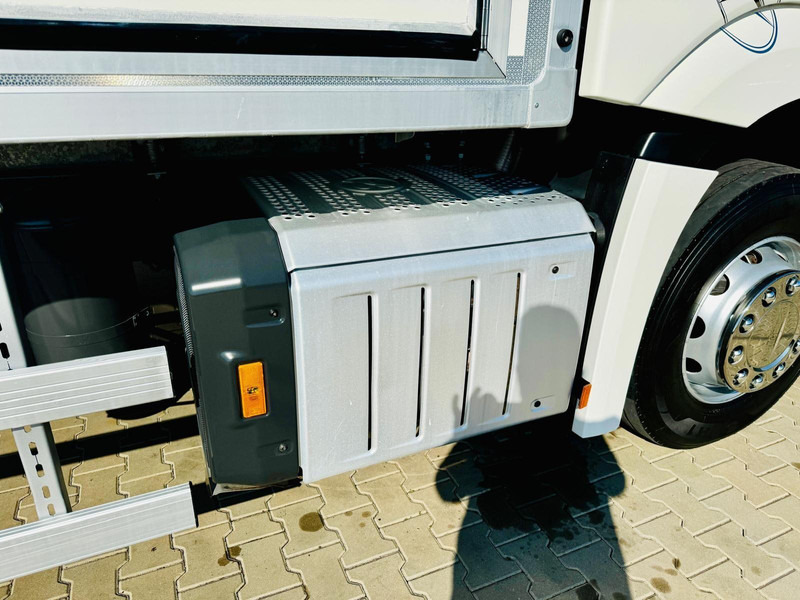 Refrigerator truck Mercedes-Benz Actros 2542: picture 14