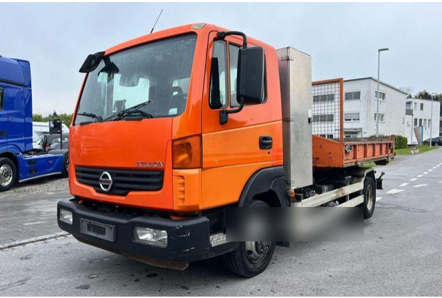 Nissan Atleon 80.19 - Hook lift truck+tipper - Hook lift truck: picture 2 Nissan Atleon 80.19 - Hook lift truck+tipper - Hook lift truck: picture 2