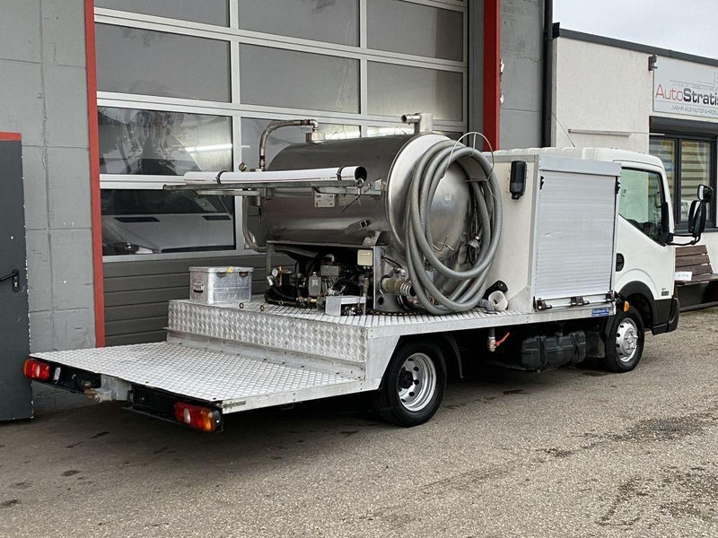 Nissan Cabstar 35.15 Vacuum truck - Vacuum truck: picture 4 Nissan Cabstar 35.15 Vacuum truck - Vacuum truck: picture 4