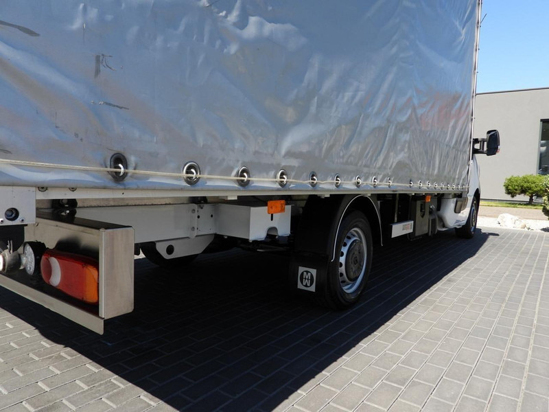 Curtain side van Renault Master: picture 17