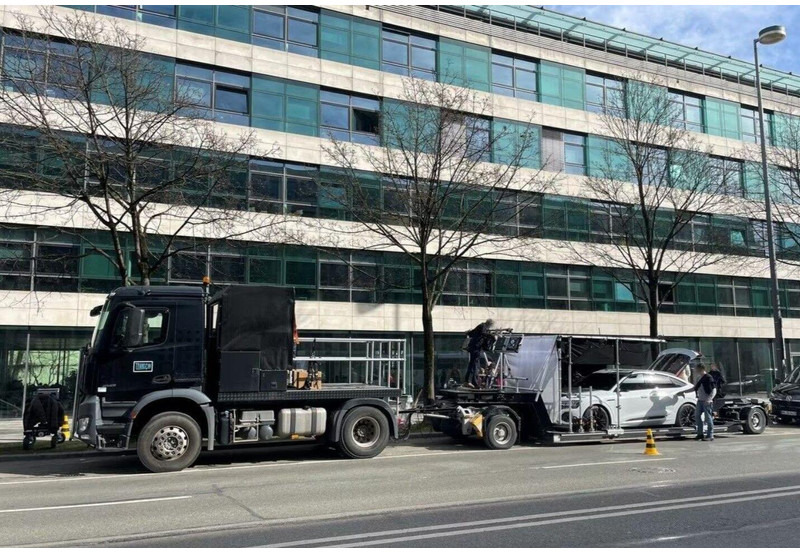 Mercedes-Benz Arocs 2143 Specialized for MOVIE production - Tractor unit: picture 5 Mercedes-Benz Arocs 2143 Specialized for MOVIE production - Tractor unit: picture 5