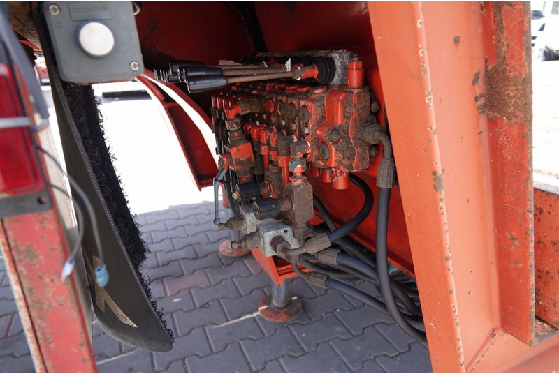 Low loader semi-trailer Trax NACZEPA LAWETA / NISKOPODWOZIE / NAJAZDY HYDRAULICZNE / OŚ SKRĘ: picture 20 Low loader semi-trailer Trax NACZEPA LAWETA / NISKOPODWOZIE / NAJAZDY HYDRAULICZNE / OŚ SKRĘ: picture 20