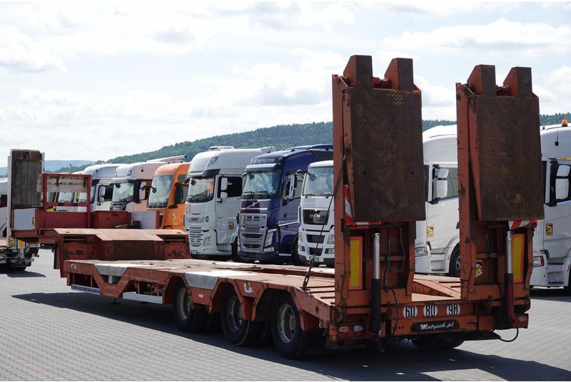 Low loader semi-trailer Trax NACZEPA LAWETA / NISKOPODWOZIE / NAJAZDY HYDRAULICZNE / OŚ SKRĘ: picture 6 Low loader semi-trailer Trax NACZEPA LAWETA / NISKOPODWOZIE / NAJAZDY HYDRAULICZNE / OŚ SKRĘ: picture 6