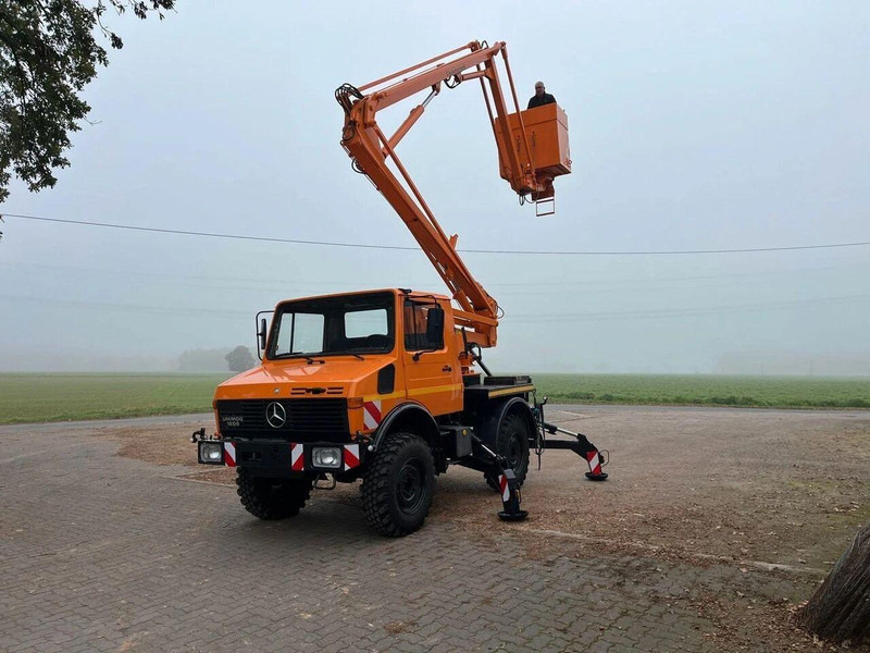 Mercedes-Benz Unimog 1200 4x4 - Lifting basket - Truck, Crane truck: picture 3 Mercedes-Benz Unimog 1200 4x4 - Lifting basket - Truck, Crane truck: picture 3