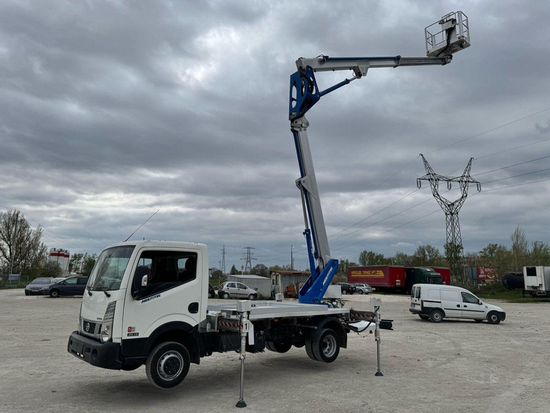 Nissan Cabstar NT400 Multitel HX 200 - 22m - Van: picture 2 Nissan Cabstar NT400 Multitel HX 200 - 22m - Van: picture 2