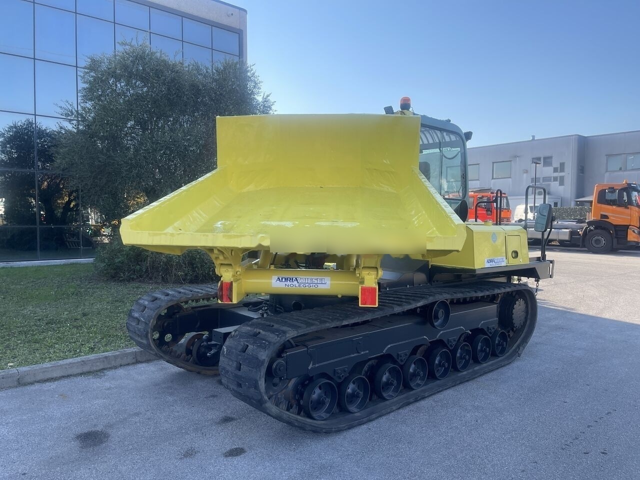 Yanmar C50 - Crawler dumper: picture 4 Yanmar C50 - Crawler dumper: picture 4