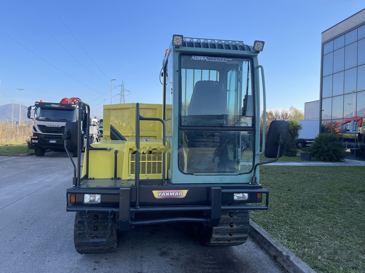 Yanmar C50 - Crawler dumper: picture 3 Yanmar C50 - Crawler dumper: picture 3