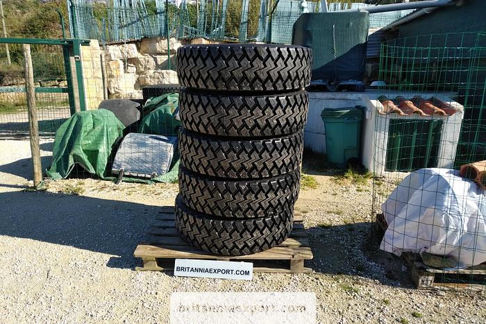 FACTORY Retread 285/70R19.5 Truck Tyres | Quarry Tread | Heavy-Duty  | Export Ready - Tire: picture 2 FACTORY Retread 285/70R19.5 Truck Tyres | Quarry Tread | Heavy-Duty  | Export Ready - Tire: picture 2