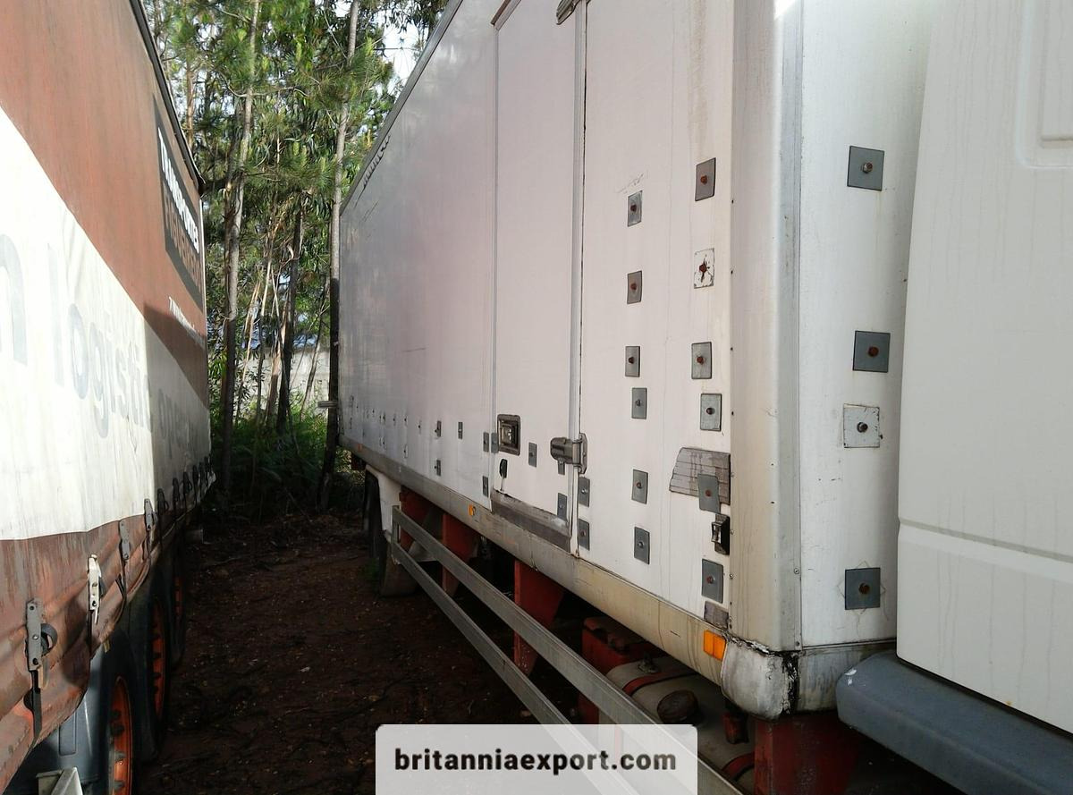 IVECO Eurotech 190E27 | Euro 2 | 19 Ton | On springs | Choice of 3 | - Refrigerator truck: picture 5 IVECO Eurotech 190E27 | Euro 2 | 19 Ton | On springs | Choice of 3 | - Refrigerator truck: picture 5